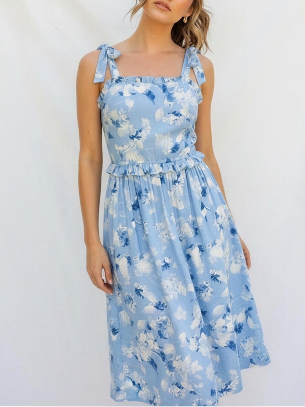 Primrose Dress in Blue Washed Wildflower
MISA LOS ANGELES